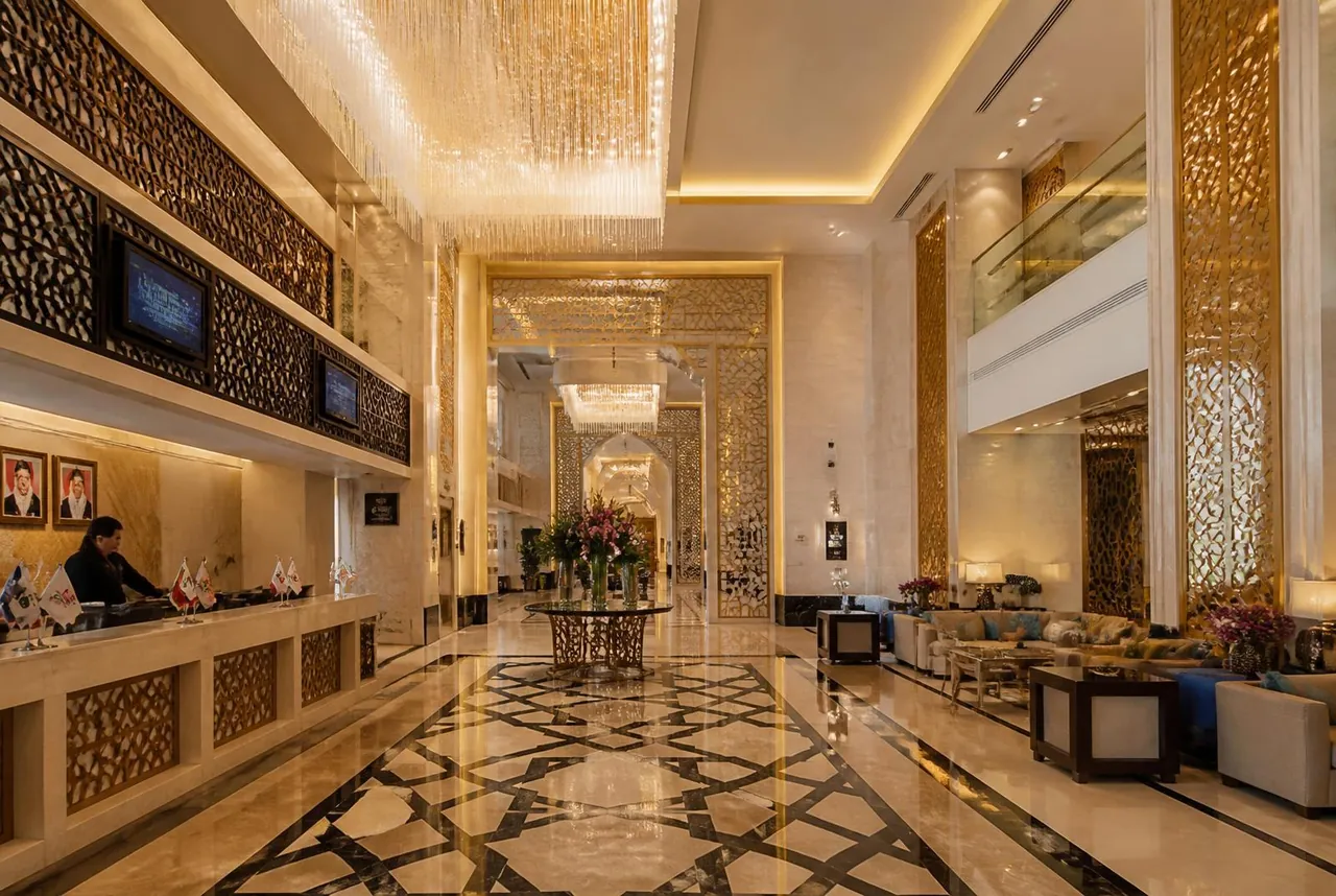 09 Nights 5 Star Umrah Package with Swissotel Makkah in Makkah and Anwar Al Madinah Movenpick in Madinah